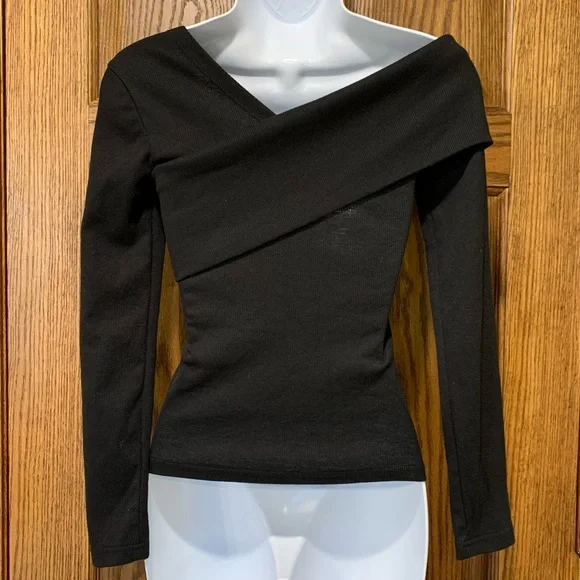 Black Asymmetrical Long Sleeve Stretch Knit Top XS - Picture 4 of 6